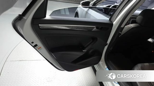 Volkswagen The New Passat id 4525760 из Кореи 17