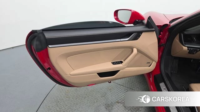 Porsche 911(992) id 4394599 из Кореи 17