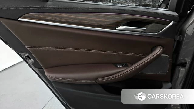 BMW 5 Series (G30) id 4202099 из Кореи 17