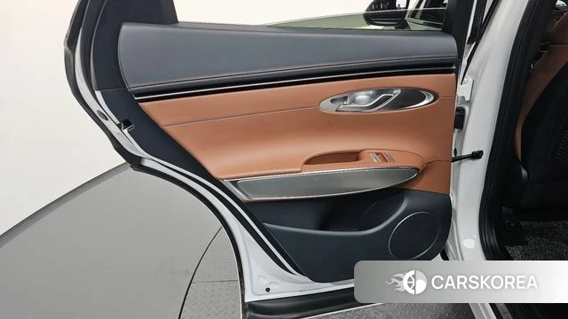 Genesis GV70 id 4500047 из Кореи 17