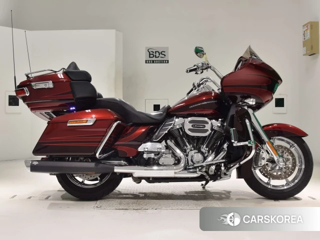 Проданный Harley-Davidson Road Glide FLTRUSE1800 CVO 2015 из Японии, фото 2