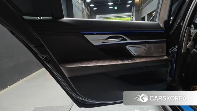 BMW 7 Series (G11) id 4355508 из Кореи 17