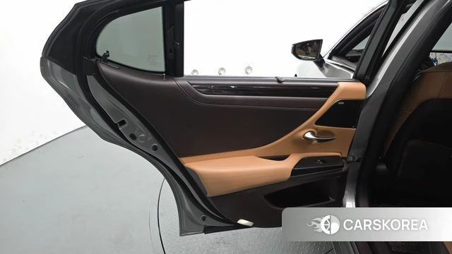Lexus ES300h 7th generation id 4637211 из Кореи 17