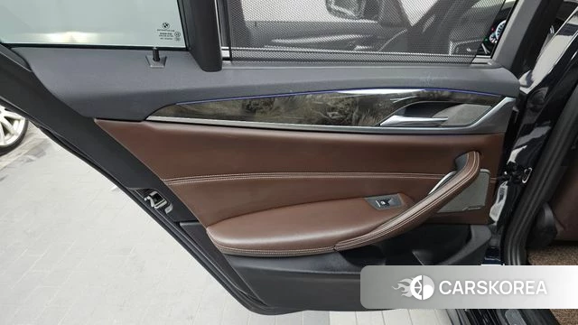 BMW 5 Series (G30) id 4652418 из Кореи 17