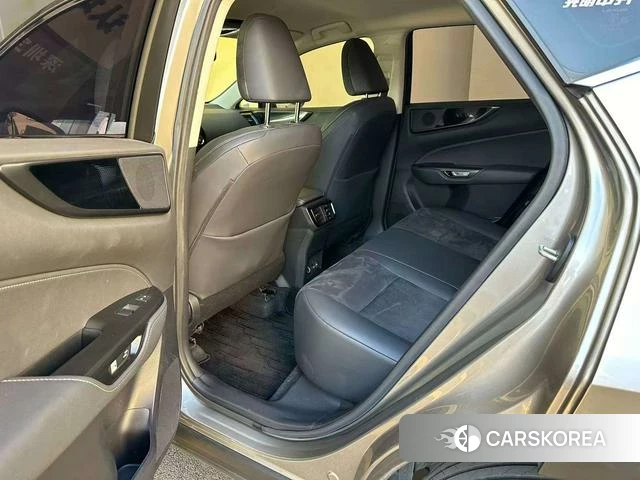 Lexus NX id 4273944 из Китая 17