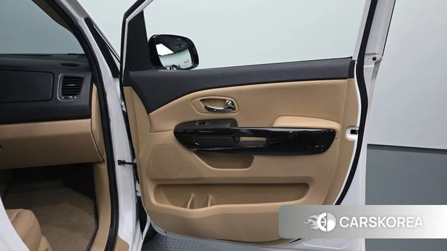 Kia The New Carnival id 4776117 из Кореи 17