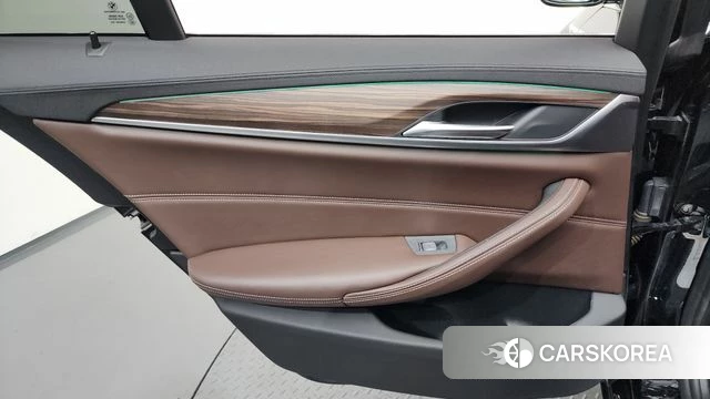 BMW 5 Series (G30) id 4632765 из Кореи 17