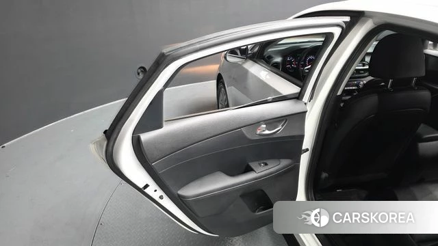 Kia Come New K3 id 4196096 из Кореи 17