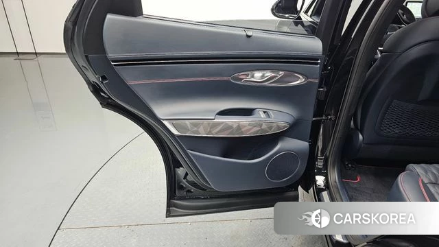 Genesis GV70 id 4388984 из Кореи 17
