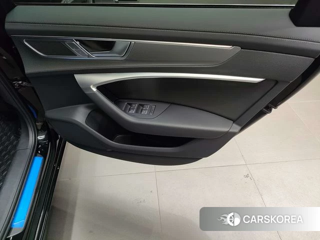 Audi A6L id 4277183 из Китая 17