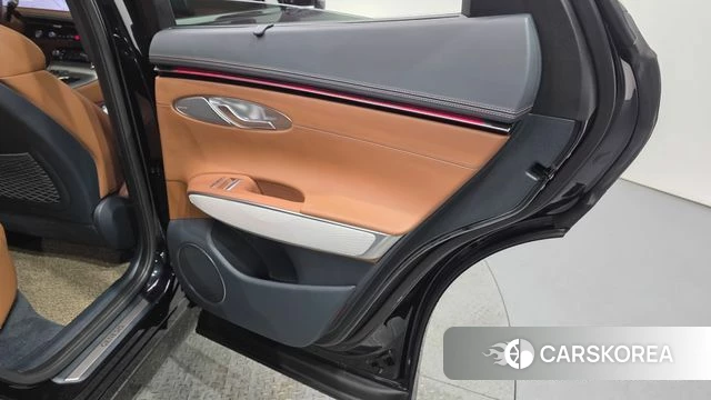 Genesis GV70 id 4279899 из Кореи 17
