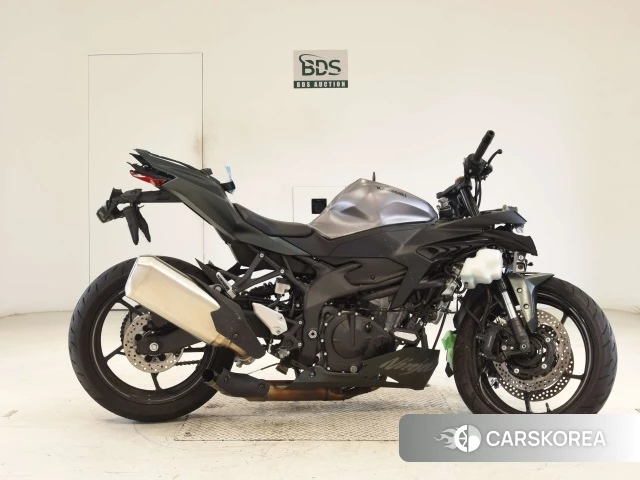 Kawasaki ZX-4R SE id 4191943 из Японии 17