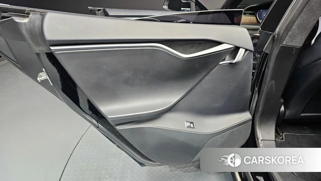Tesla Model S id 4402684 из Кореи 17
