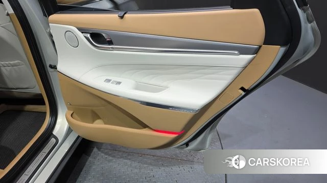 Hyundai The New Grandeur IG Hybrid id 4187817 из Кореи 17