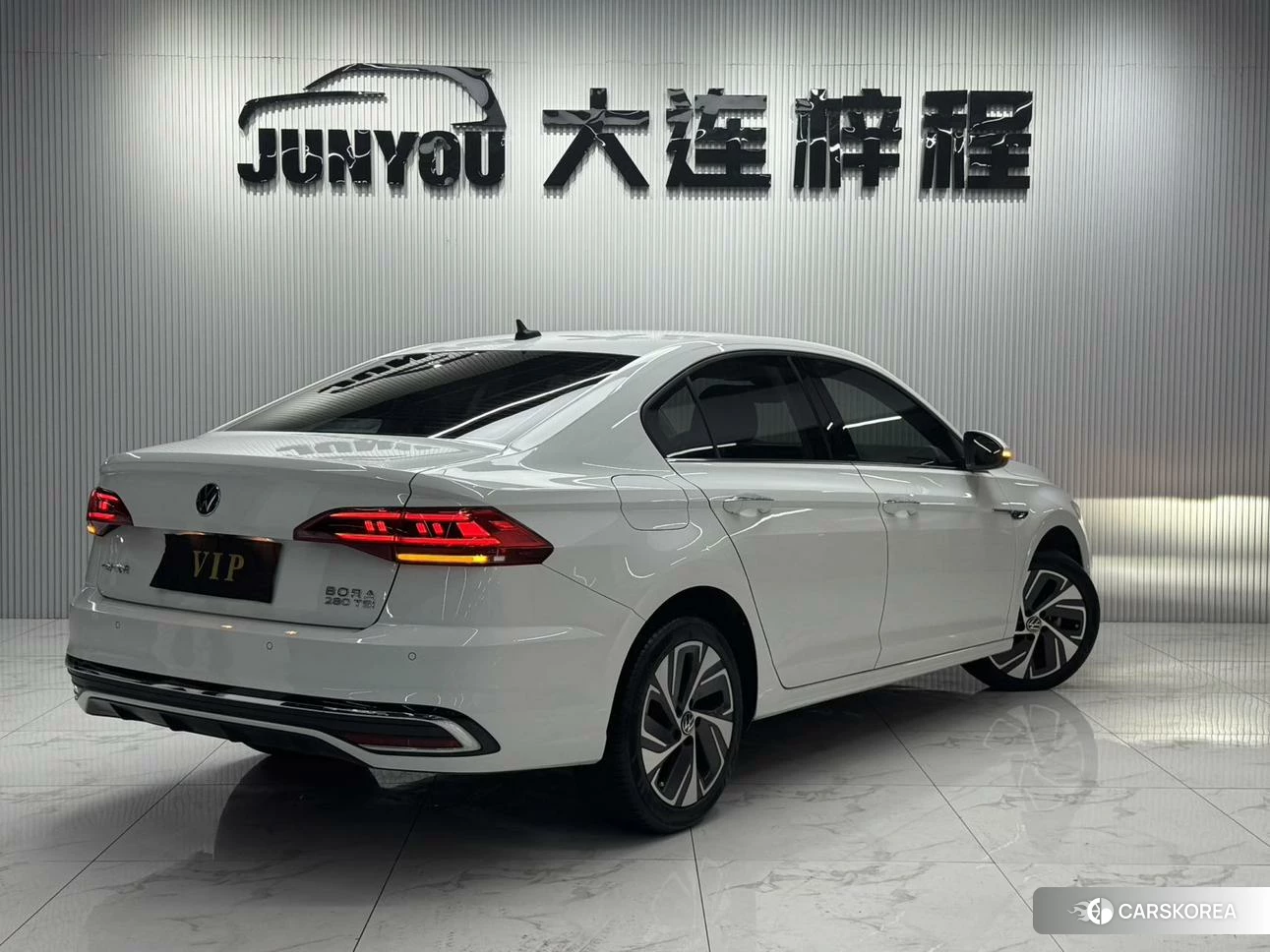 Volkswagen Bora id 4473914 из Китая 17