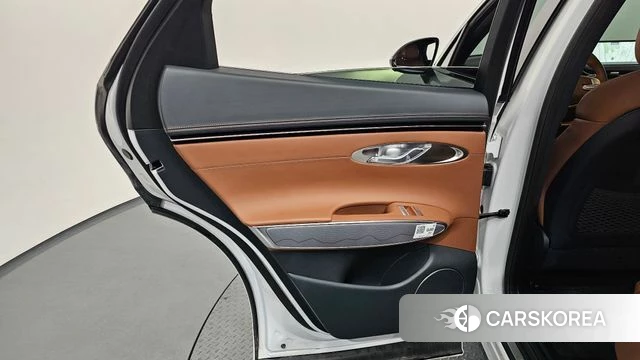 Genesis GV70 id 4292603 из Кореи 17