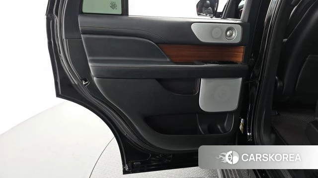 Lincoln Navigator 4th generation id 4315533 из Кореи 17