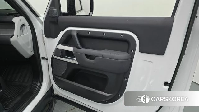 Land Rover Defender (L663) id 4608563 из Кореи 17