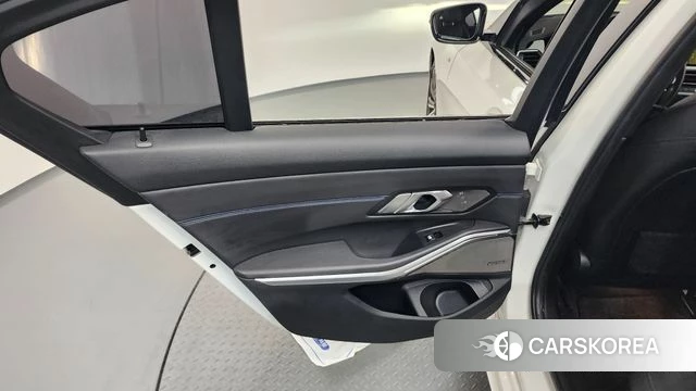 BMW 3 Series (G20) id 4196319 из Кореи 17