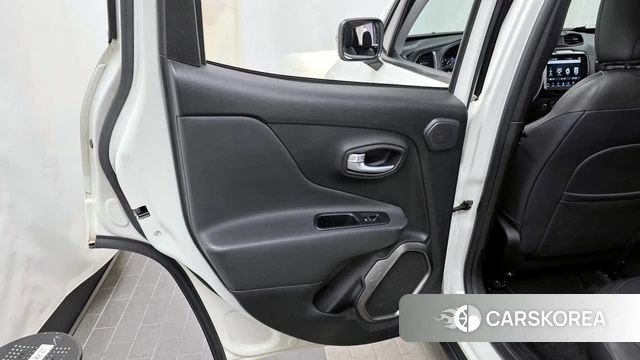 Jeep Renegade id 4345476 из Кореи 17