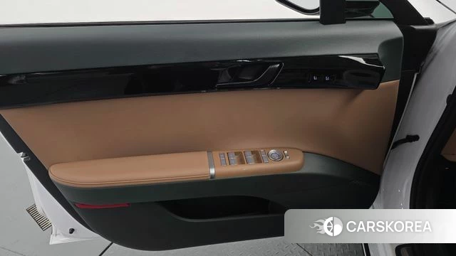Hyundai Grandeur (GN7) id 4380949 из Кореи 17