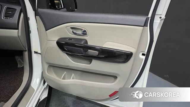 Kia The New Carnival id 4482994 из Кореи 17