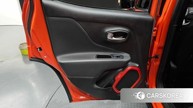 Jeep Renegade id 4755279 из Кореи 17