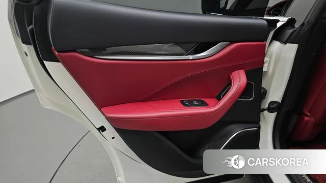 Maserati Levante id 4856298 из Кореи 17