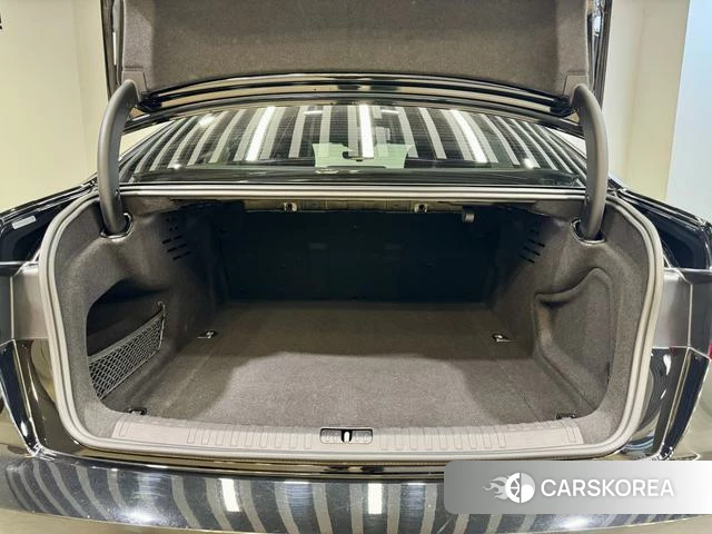 Audi A6L id 3896017 из Китая 17