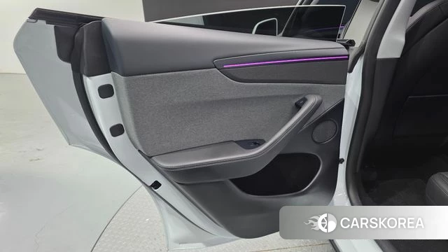 Tesla Model Y id 4706000 из Кореи 17
