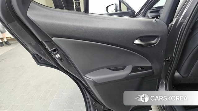 Lexus UX300h id 4479920 из Кореи 17