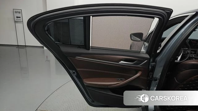 BMW 5 Series (G30) id 4882741 из Кореи 17