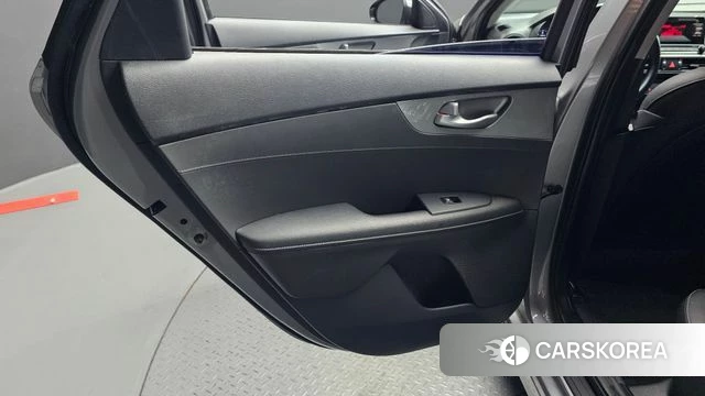 Kia Come New K3 id 4196399 из Кореи 17