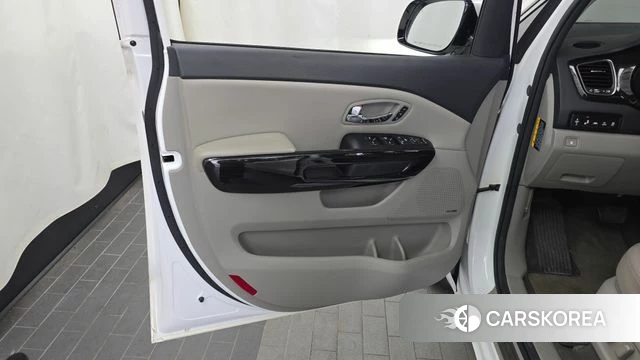 Kia The New Carnival id 4508457 из Кореи 17