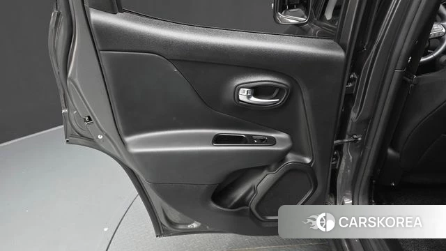 Jeep Renegade id 4501534 из Кореи 17