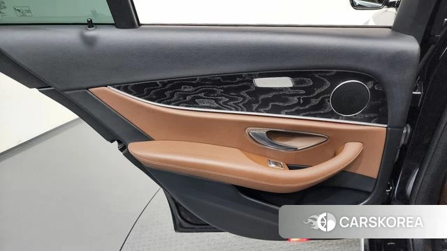 Mercedes-Benz E-Class W213 id 4698946 из Кореи 17