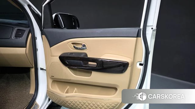 Kia The New Carnival id 4693477 из Кореи 17