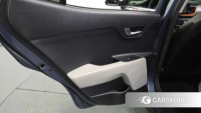 Kia Stonic id 4638263 из Кореи 17