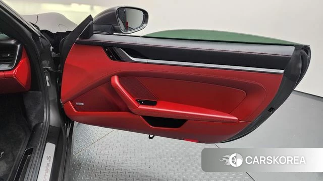 Porsche 911(992) id 4562697 из Кореи 17
