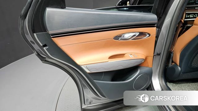 Genesis GV70 id 4572950 из Кореи 17