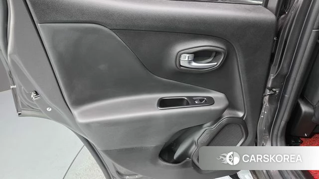 Jeep Renegade id 4232417 из Кореи 17