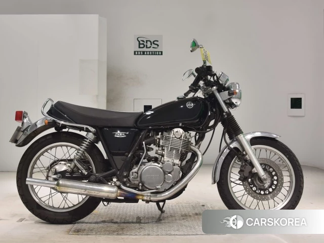 Проданный Yamaha SR 400 2017 из Японии