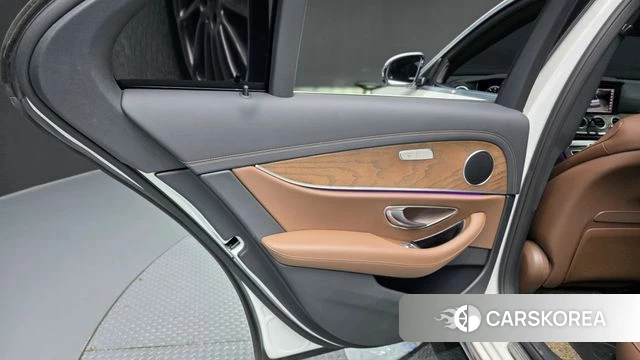 Mercedes-Benz E-Class W213 id 4692910 из Кореи 17