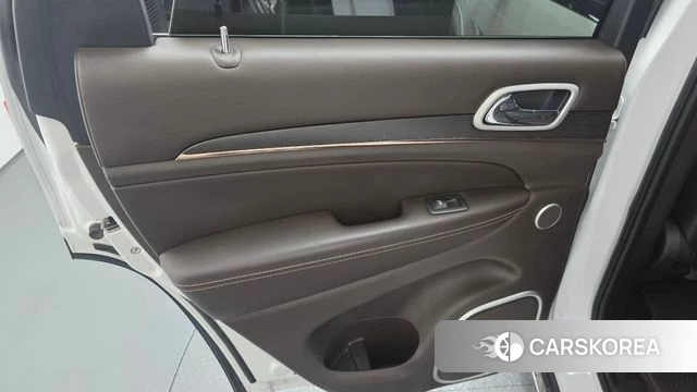 Jeep Grand Cherokee id 4203439 из Кореи 17