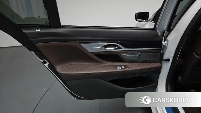 BMW 7 Series (G11) id 4502090 из Кореи 17