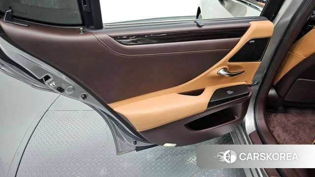 Lexus ES300h 7th generation id 4900109 из Кореи 17
