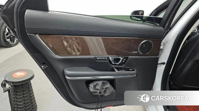 Jaguar All New XJ id 4626401 из Кореи 17