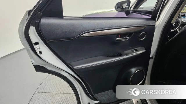 Lexus NX300h id 4742399 из Кореи 17