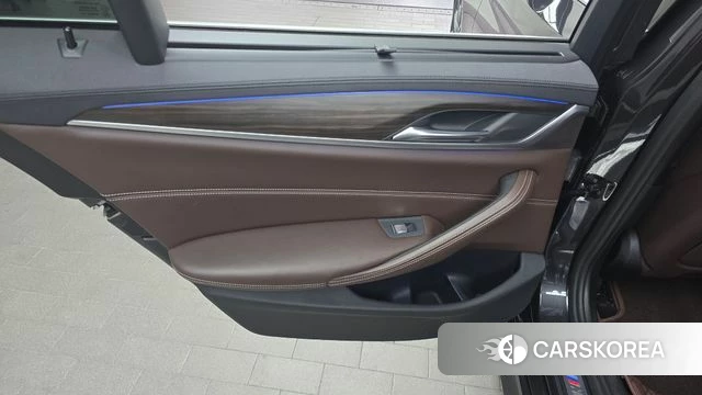 BMW 5 Series (G30) id 4196664 из Кореи 17