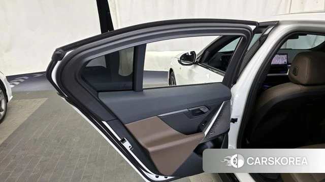 BMW 5 Series (G60) id 4248784 из Кореи 17